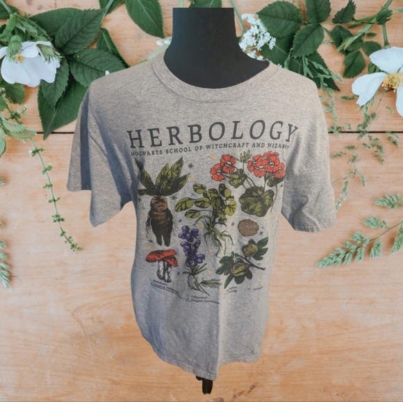 Warner Bros. Other - HARRY Potter Hogwarts Herbology T-Shirt